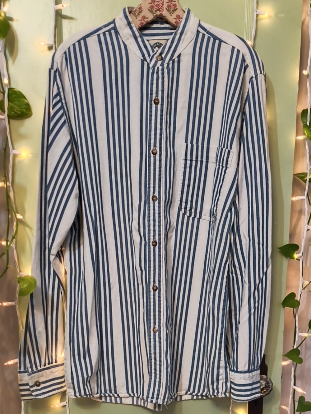 Men's Appalachian Trail White Blue Denim Mandarin Collar Button Up M